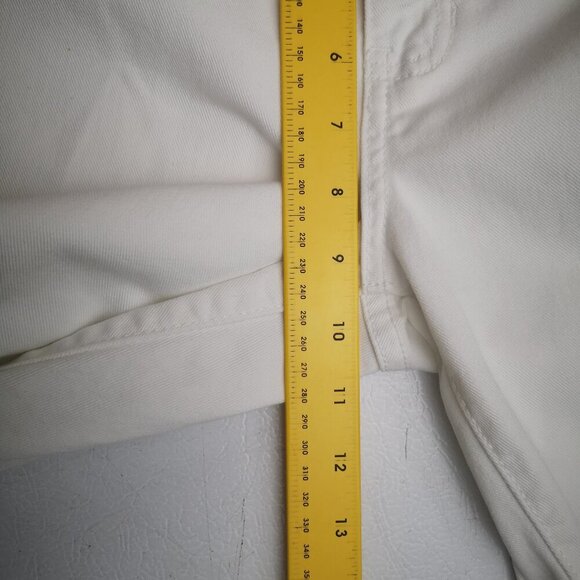 Calvin Klein Jeans Ladies Size 12 White Zipper & Button Closure Capri Pants - Picture 15 of 16